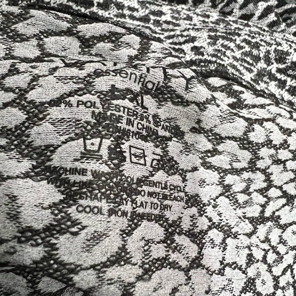 NWT Vanity leopard animal print leggings L/XL‎ large black white - Picture 7 of 7